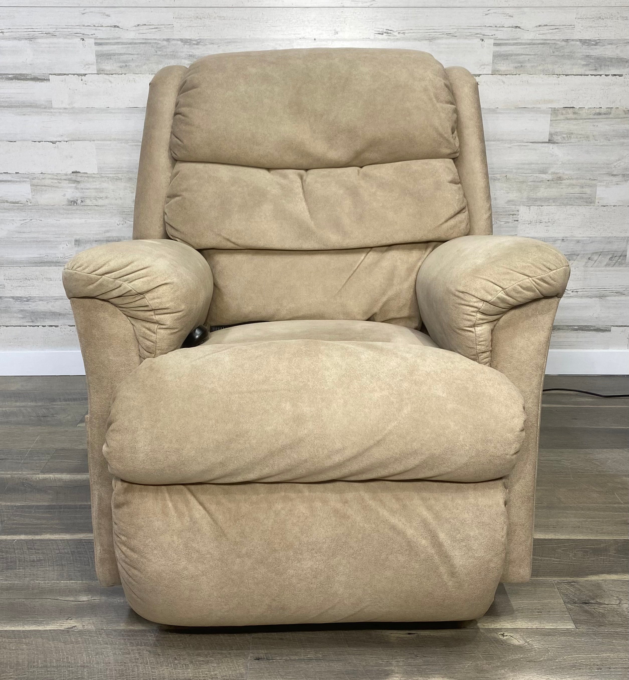 La-Z-Boy Reclining Lift Chair